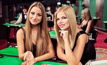 Hình ảnh đa dạng các trò chơi casino tại ji88 bao gồm slot và game bài